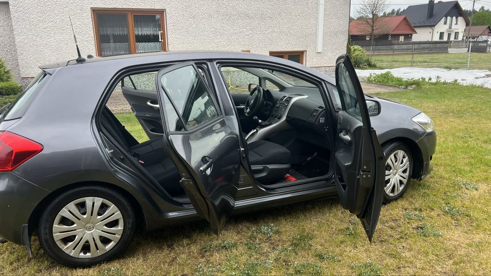 Toyota Auris 2007 r benzyna + gaz