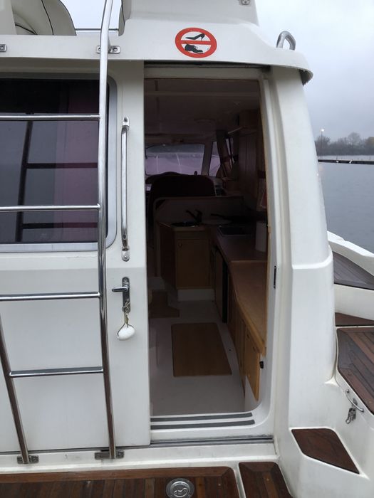 Яхта Bella Falcon 35 Fly