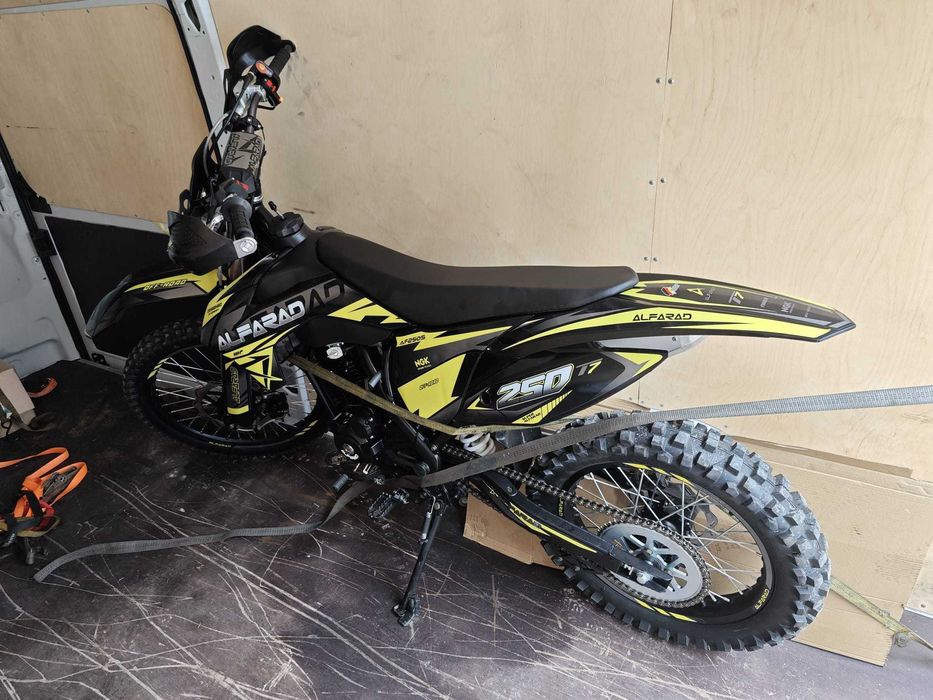 Cross Alfarad T7 250CC