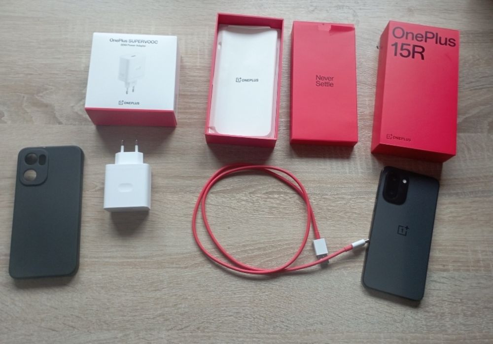 Oneplus 15r  12/512GB EU CPH2769 +ładowarka + polska gwarancja