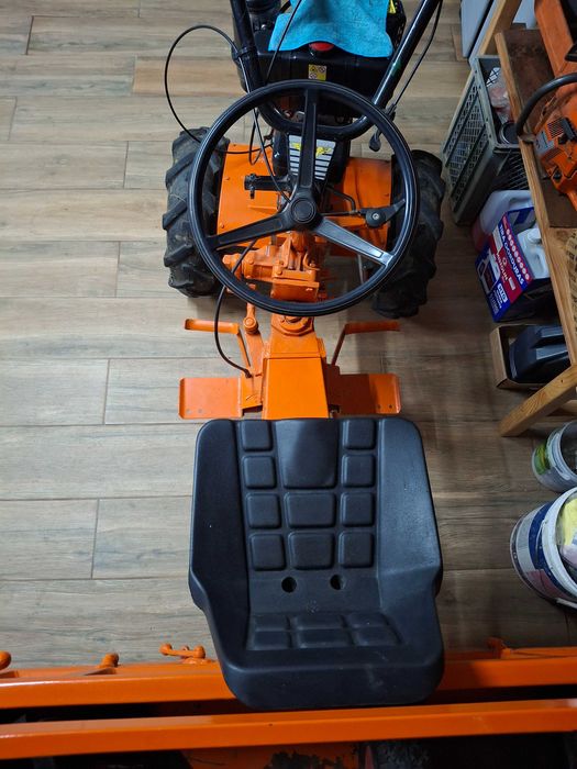 Motocultivador com reboque (usado) Excelente estado