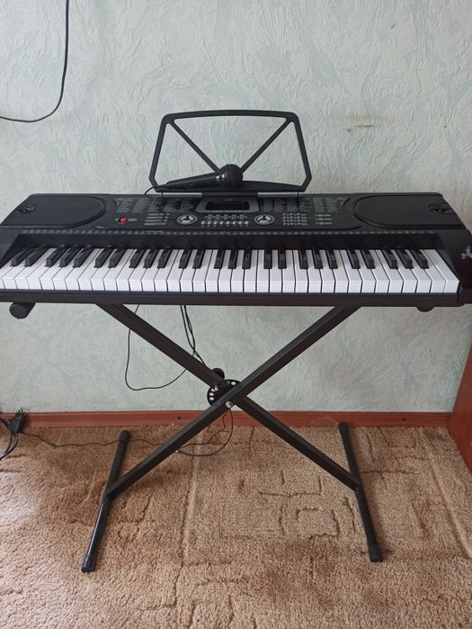 Синтезатор новий