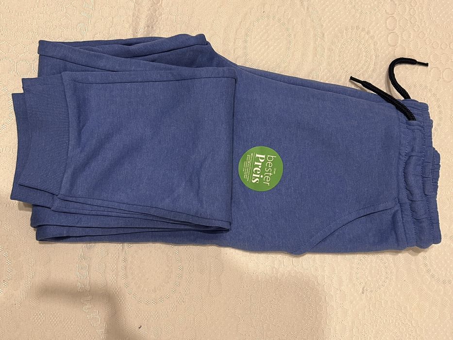 Нові утеплені спортивні штани на 146-152 см на хлопчика