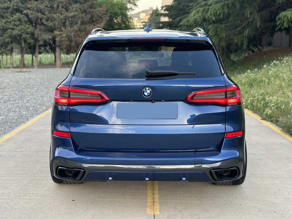 Bmw X5 50i 2019.