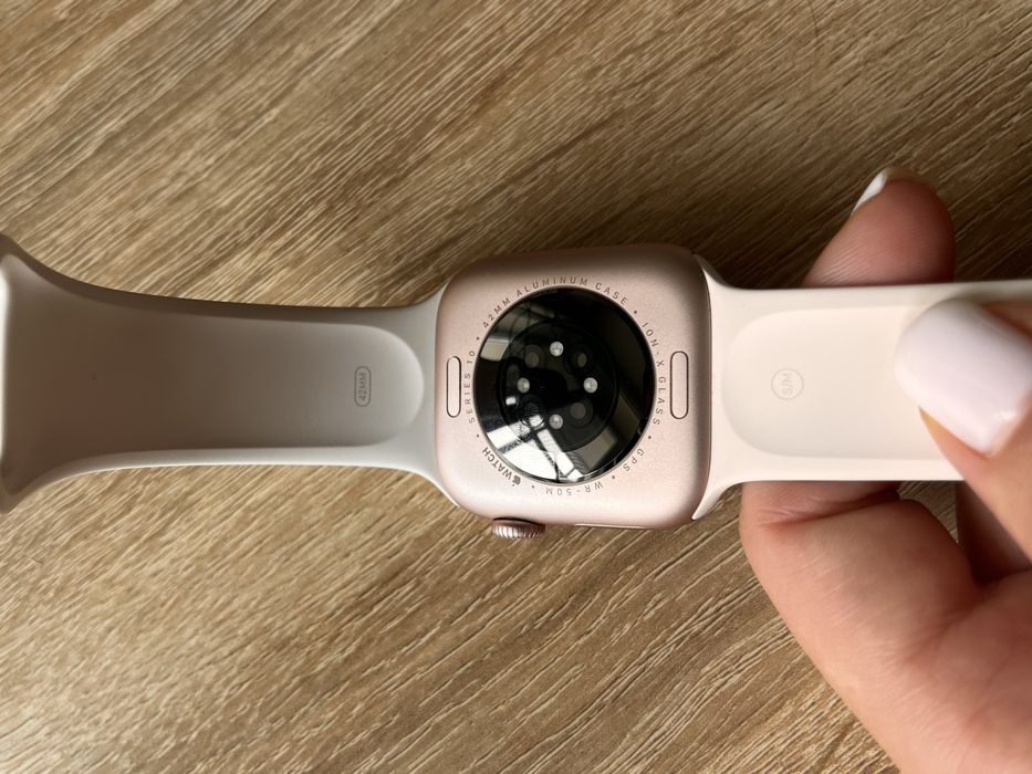 Apple Watch Series 10 (42 мм, Aluminum, GPS)