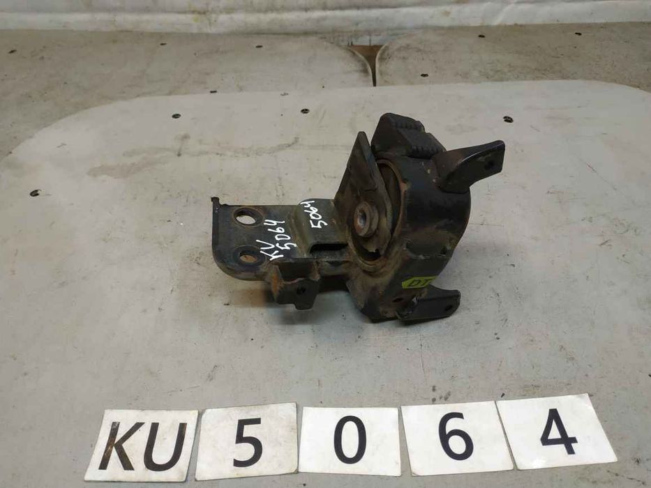 Toyota Avensis T27 2009-2018 подушка двигуна перед L KU5064 123720R040