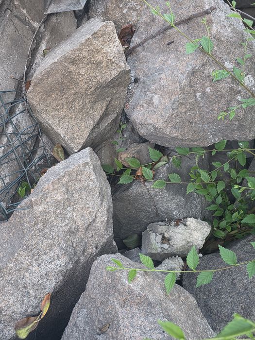 Камень гранитный