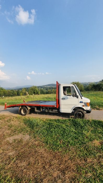 Mercedes 408  laweta. Ciężarowy.
