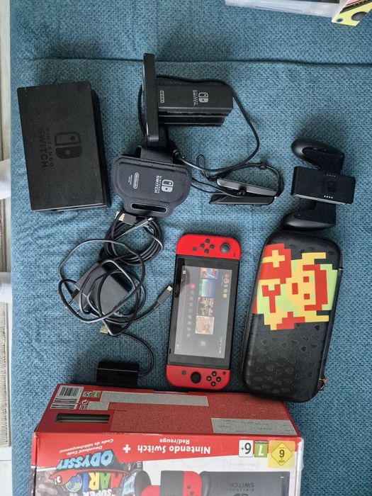 Nintendo Switch + zestaw akcesoriów BDB stanie