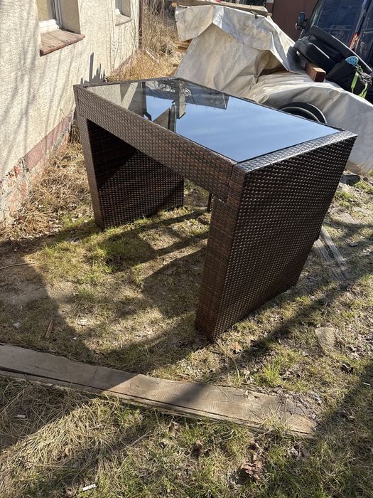 Stół ratanowy wysoki z szyba plus krzeselka