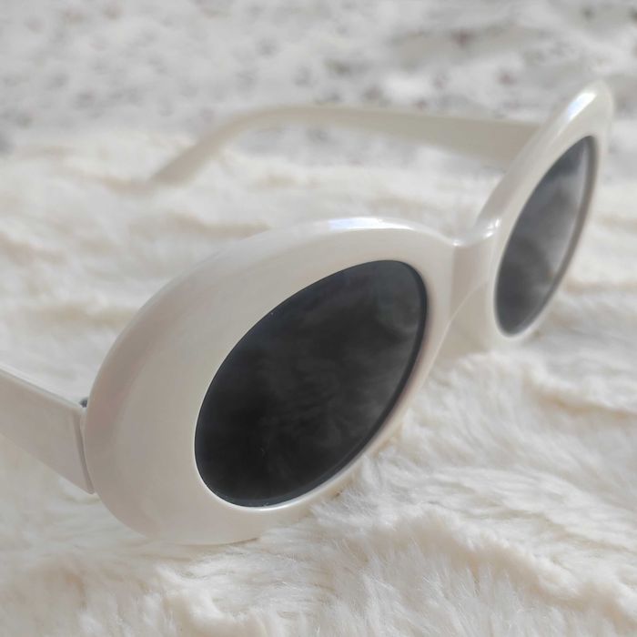Białe okulary przeciwsłoneczne okrągłe retro vintage na lato 50s 60s