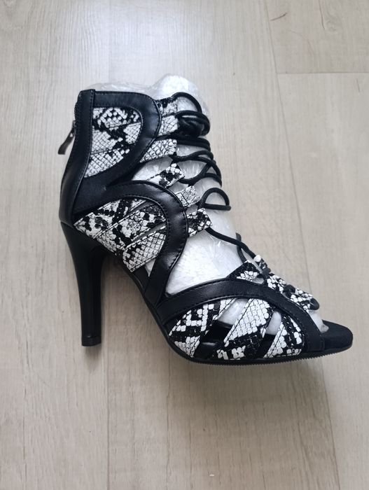 підбори для танців (high heels)