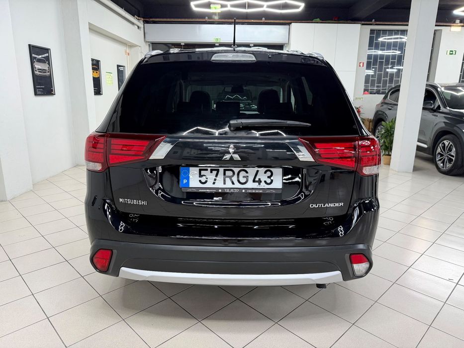 Mitsubishi Outlander 2.2 DI-D Intense Black Edition