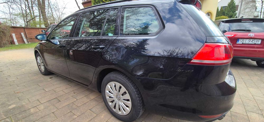 sprzedam VOLKSWAGEN GOLF VARIANT (KOMBI) 2013 r. bardzo dobry stan