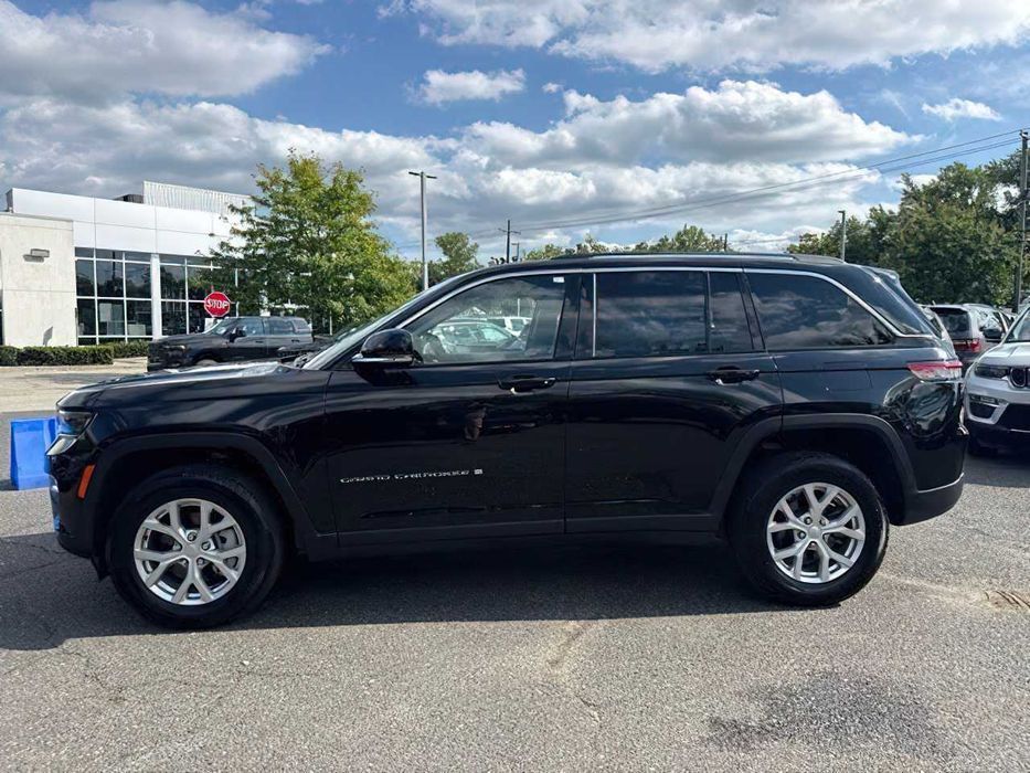 Jeep Grand Cherokee      2023