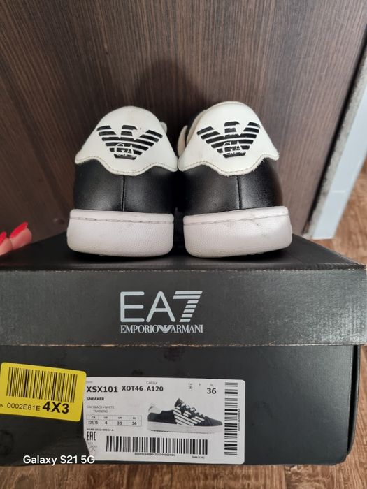 Emporio Armani- sneakersy skórzane. Rozmiar 36. Unisex