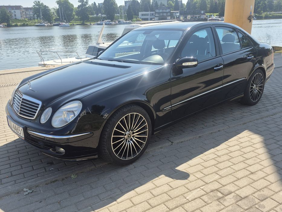 Mercedes E  W211  2.6.B super stan niski przebieg