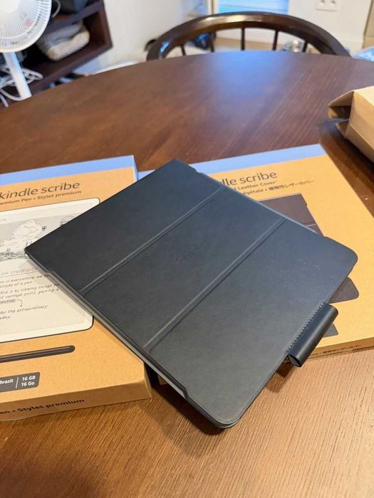 Kindle Scribe 16 GB (2024), rysik Premium, oryginalne etui, komplet