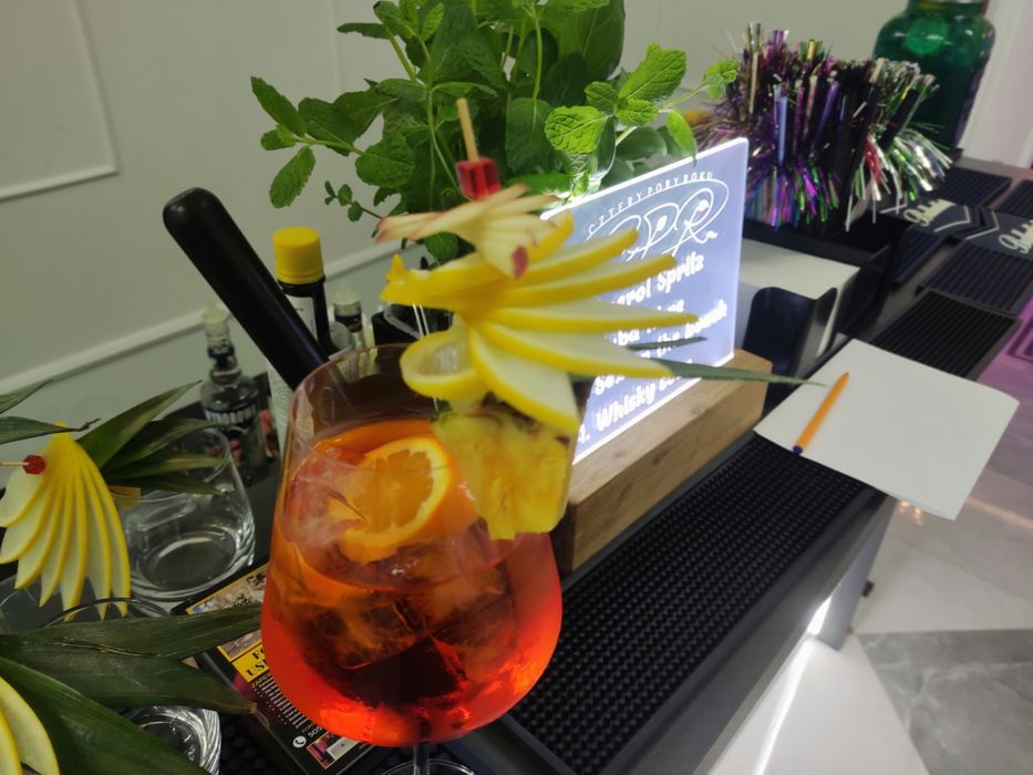 Barman Profesjonalne Usługi Barmańskie Zanzi-Bar