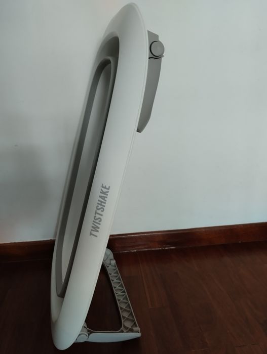 Banheira TWISTSHAKE + Extras: Copo duche/Base/Penico