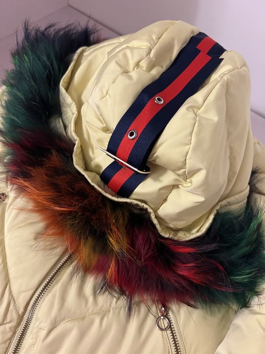 Пуховик на дівчинку