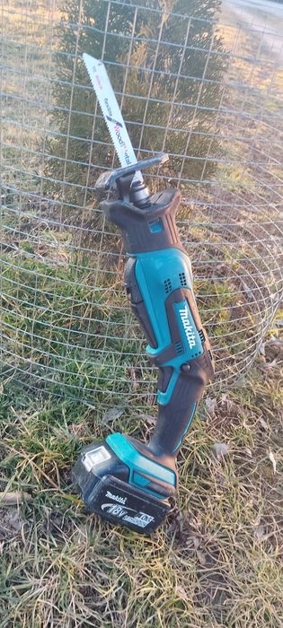 Продам пилку для саду Makita+4ah