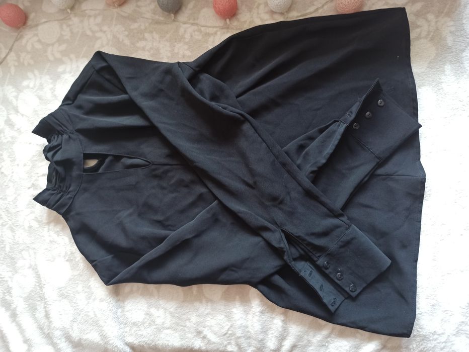 Czarna elegancka bluzka