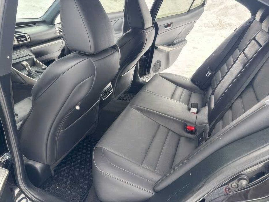 Lexus IS 300      2016