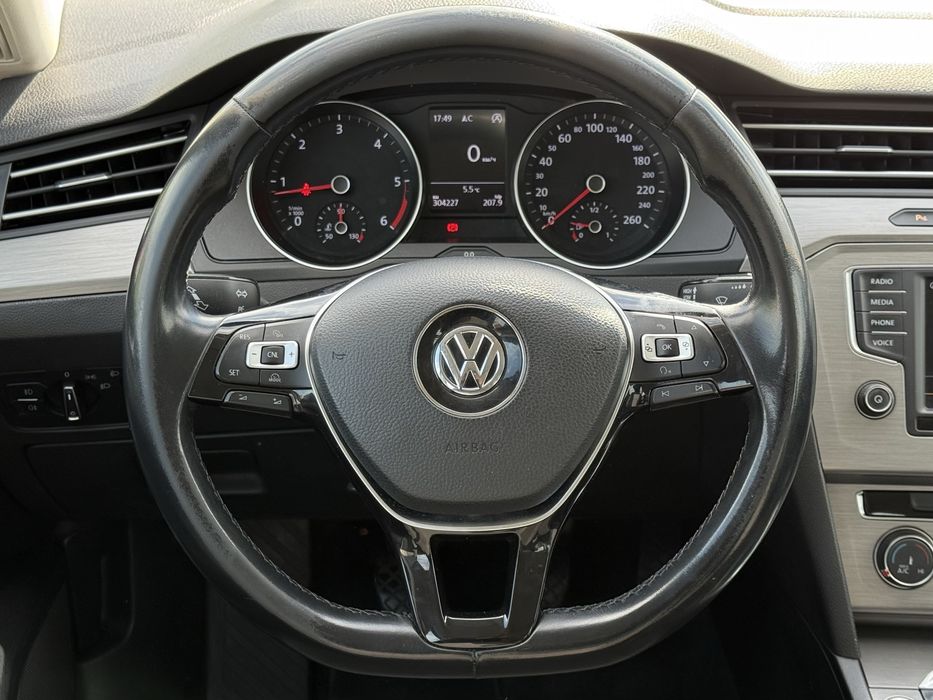 Volkswagen Passat 2016 VIN WVWZZZ3CZGE243367 фото оголошення 16 з 22