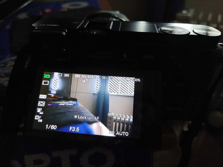 Sony a6000 com vários extras como nova