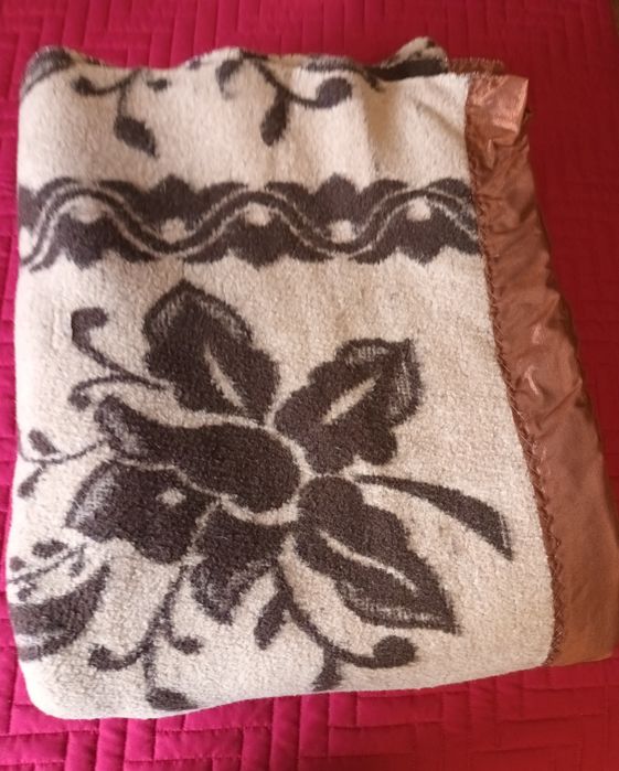 Cobertor castanho e beje
