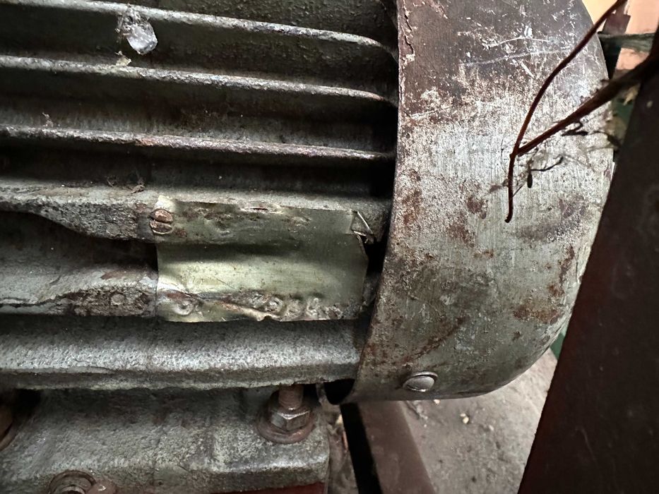 Єлектродвигатель. ЕлектРомотор  3Квт-1500