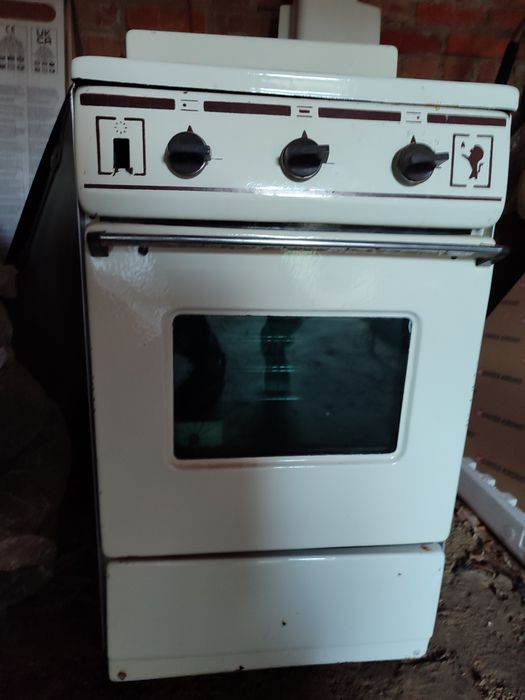 Продам печь  газовую 2-х комфортную.