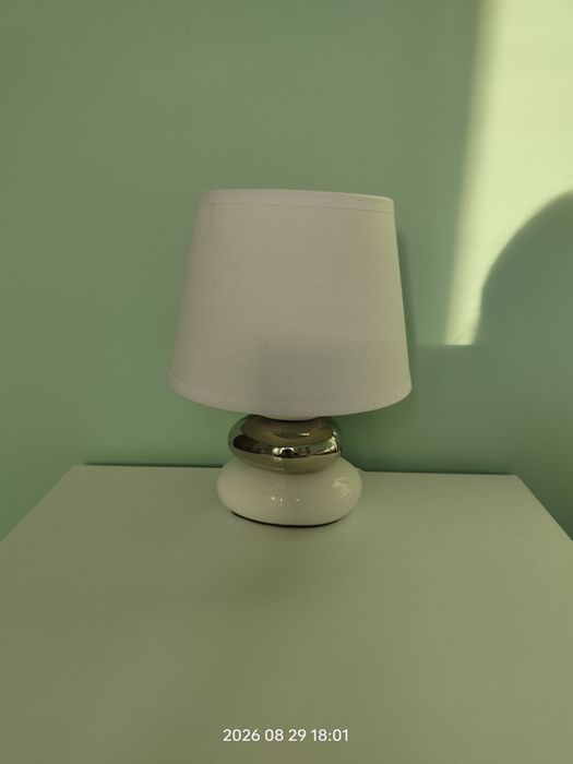 Lampka nocna biała