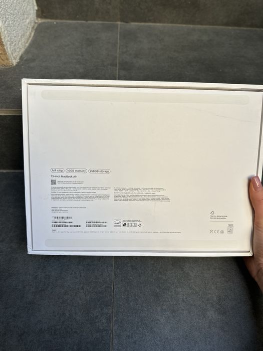 MacBook Air 13 Retina, with Apple M4, Silver, 256GB, 10 CPU / 8 GPU, 16GB RAM