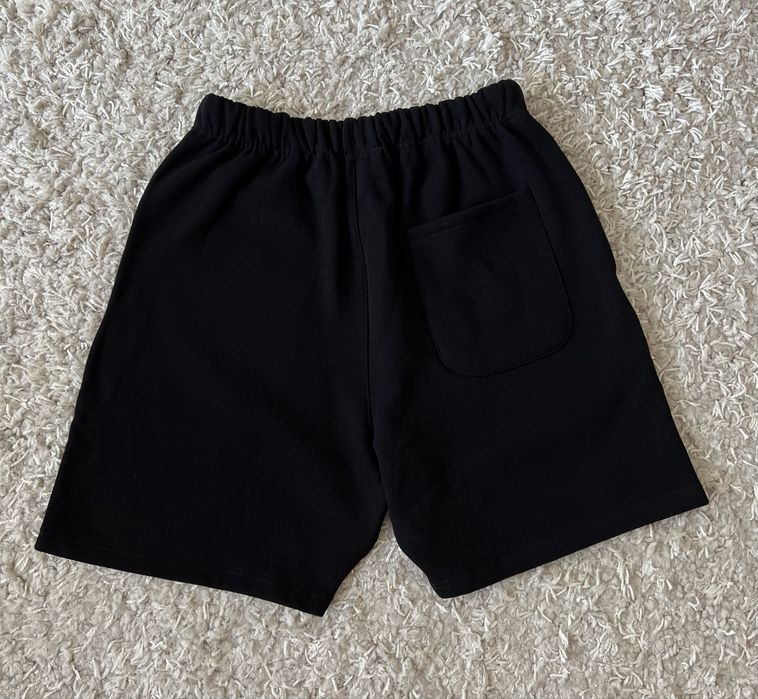 Fear of God essentials off white шорти