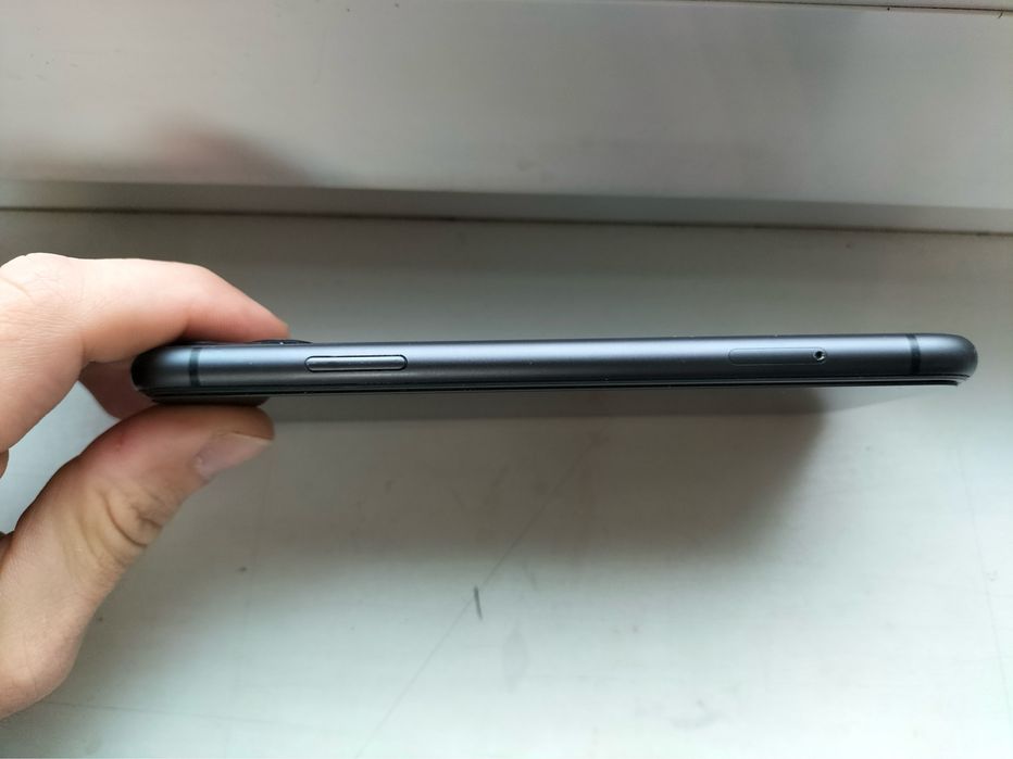 Iphone 11 64 gb акб 84%