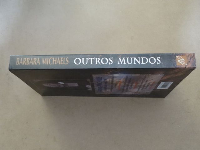 Outros Mundos de Barbara Michaells