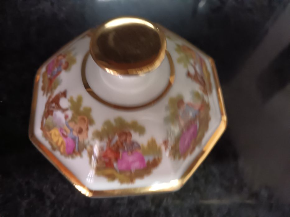 Pote de Porcelana pintado com Fio de Ouro