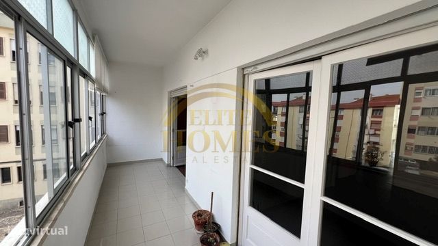 Apartamento T2 em Oeiras.