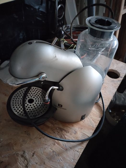 Vendo máquina de café Nespresso