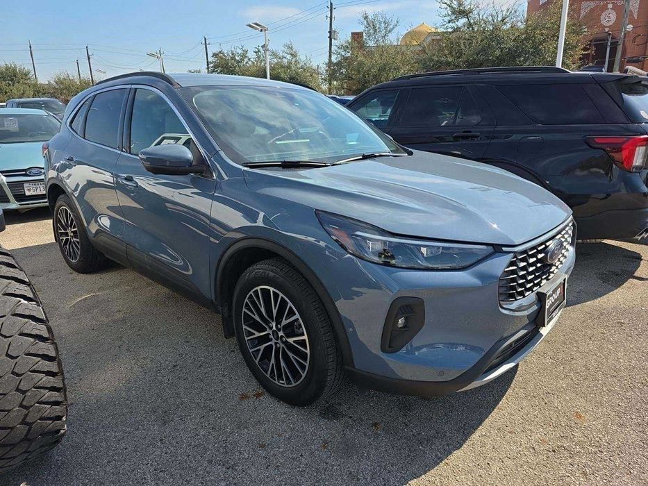 2023 Ford Escape PHEV — Топовая комплектация Premium