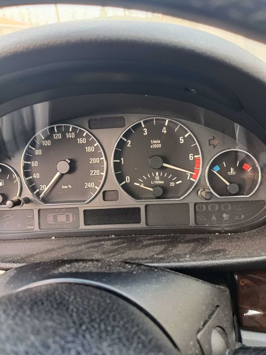 Vendo Bmw 318i 1.9 Gasolina de 1999 (Leia Descrição)