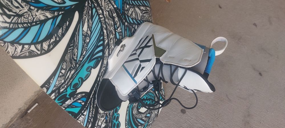 Prancha wakeboard  JSTARS e botas LIQUIDFORCE