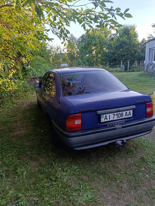 Opel Vectra A 1,6 моноінжектор