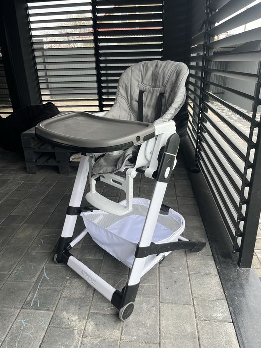 Стільчик для годування carrello apricus