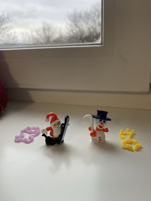 Фігурки з кіндерів