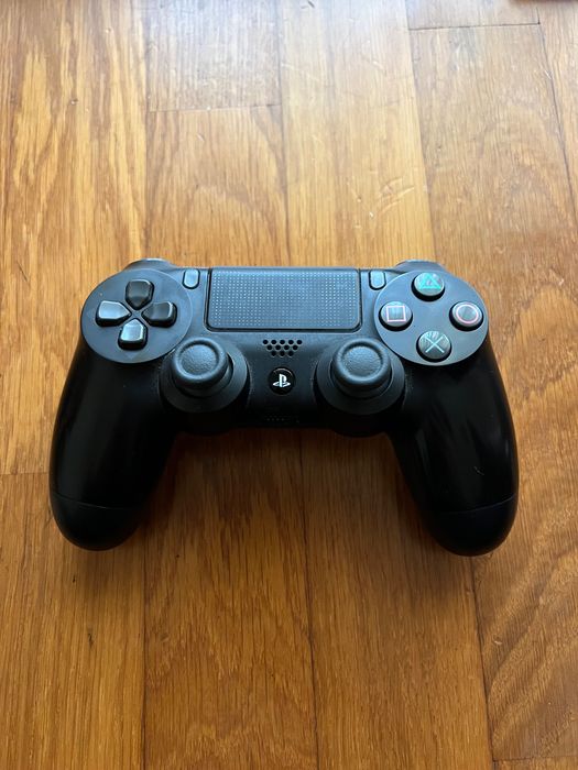 Ps4 Slim 1TB with 2 Games and 1 Controller