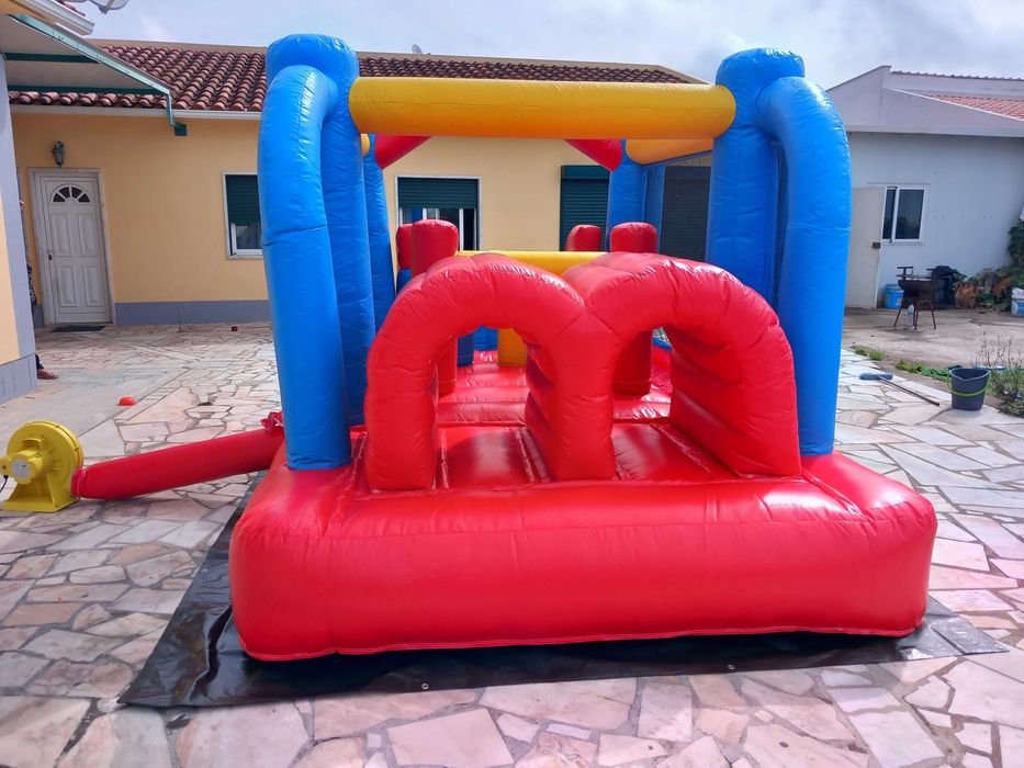 Aluga-se Insufláveis em PVC - Trampolins - piscina de bolas