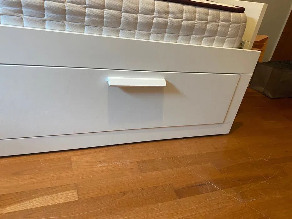 Cama extensível praticamente nova